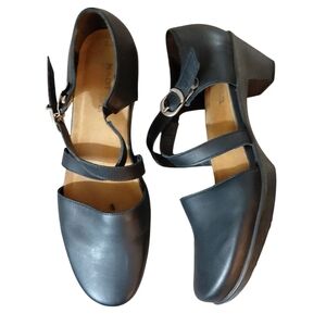 Naot Surreal Back Leather Criss Cross Mary Jane Shoe Size 9